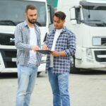 Kierowca ciężarówki dostarczył ładunek do klienta
